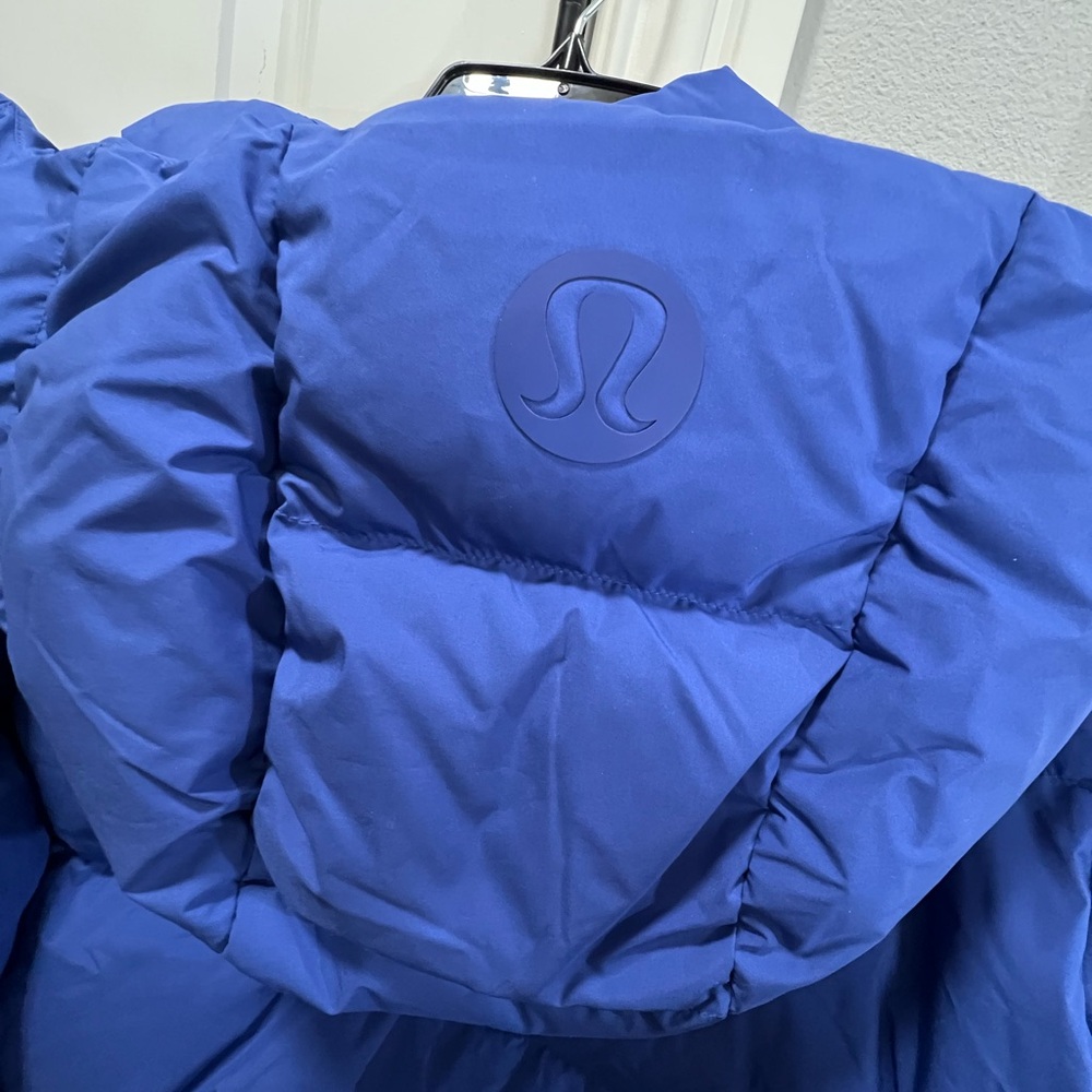 Lululemon WonderPuff Royal Blue Puffer Jacket - size 14 - Picture 5 of 5